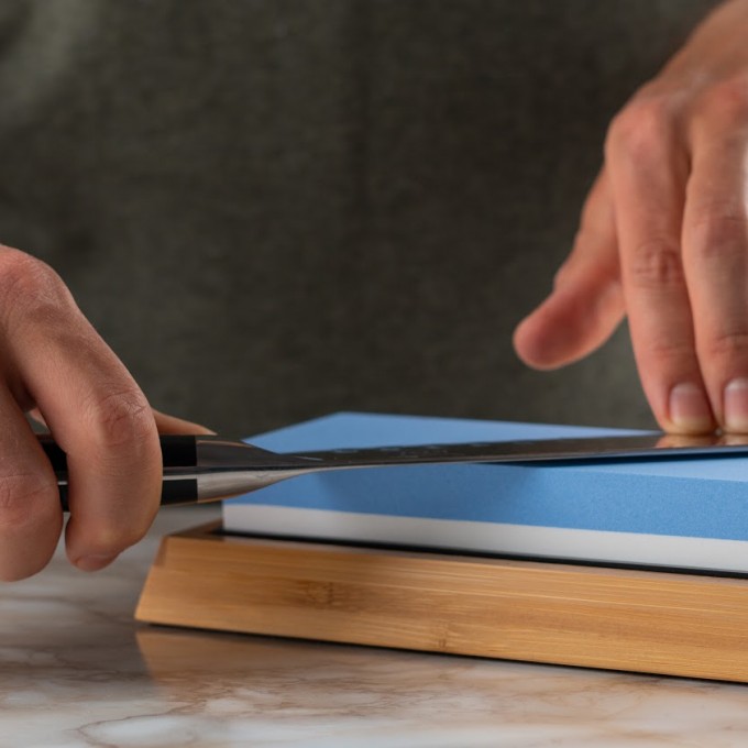 KOI ARTISAN Knife sharperener Whetstone – 2 Side Grit 1000/6000 with Angle Guide